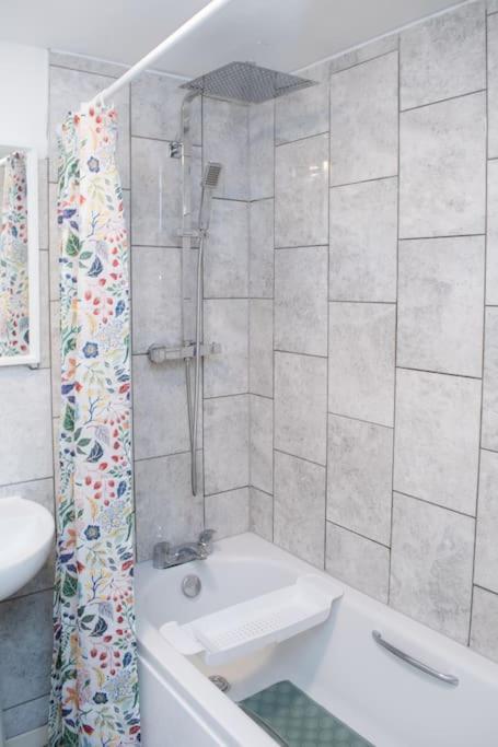 Вилла Comfy Modern 3Br Semi Detached 400Mb Wifi Free Double Parking Ньюкасл-апон-Тайн Экстерьер фото